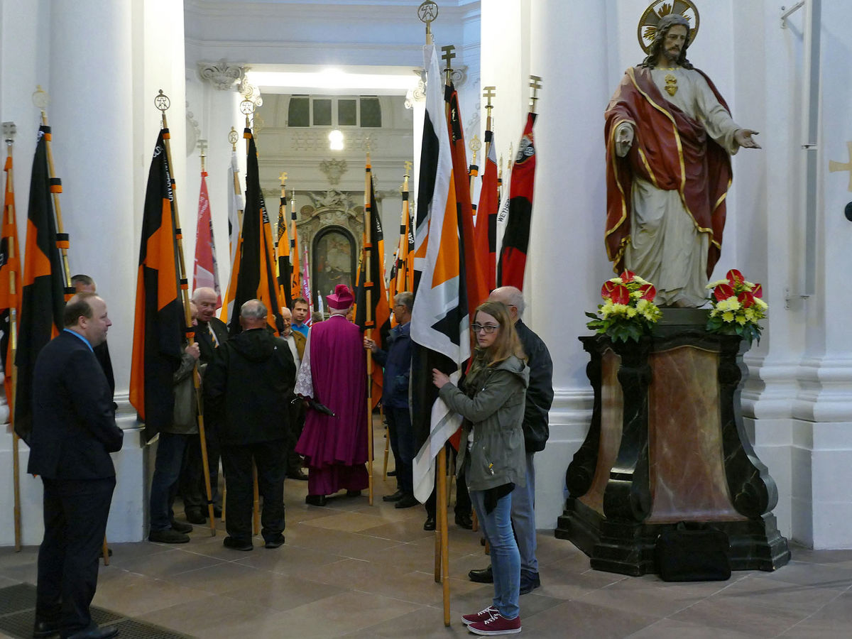 Abschlussvesper der Bischofskonferenz mit Austeilung des Bonifatiussegens (Foto: Karl-Franz Thiede)